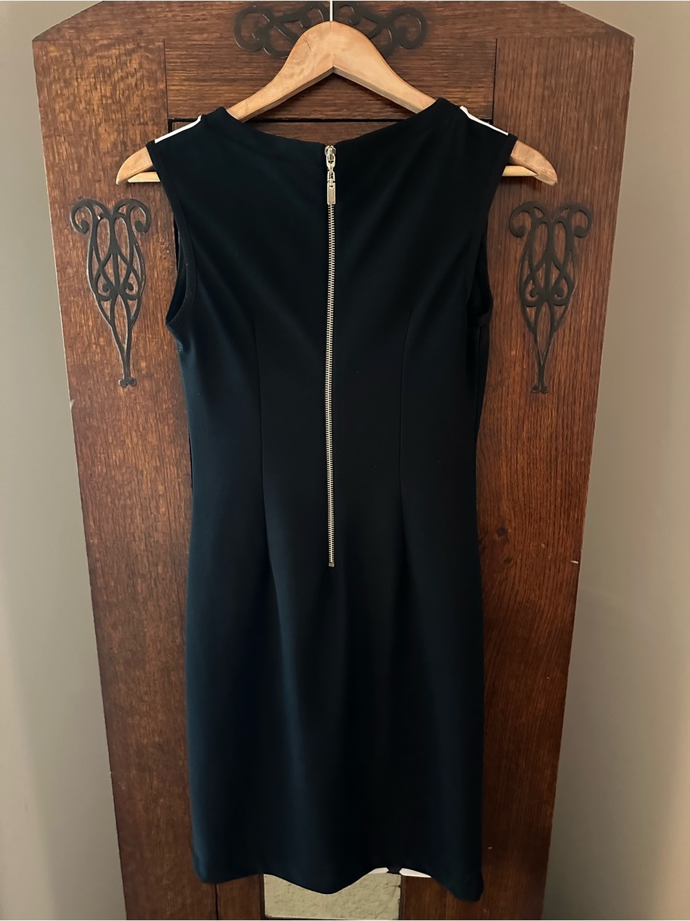 Joseph Ribkoff Black & White Geometric Sheath Bodycon Zipper Dress Size 6 - Picture 2 of 6